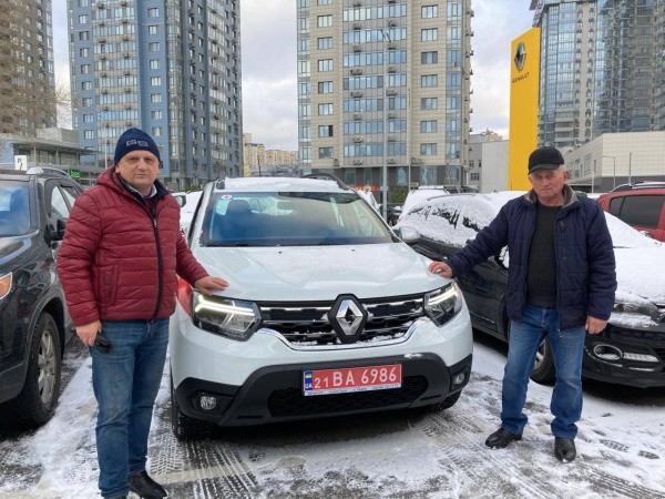 Наш заклад отримав автомобіль Renault Duster